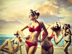 Lato w pełni, czas na plażowanie! Oto sposoby jak wyglądać modnie i stylowo na plaży!