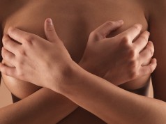 Kompleksy na punkcie piersi – pozbądź się ich!