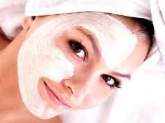 Domowe sposoby na trądzik. Pozbądź się pryszczy!