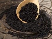 Czarnuszka – czy już ją stosujesz? warto prawda? Czarnuszka