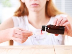 Skuteczny sposób na kaszel u dzieci – to POMAGA! flegamina-truskawkowa