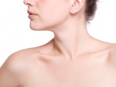 Pryszcze na dekolcie? są sposoby aby się ich szybko pozbyć! pryszcze-na-dekolcie