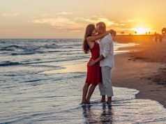 Pomysły na niezapomnianą podróż poślubną para-zachod-slonca