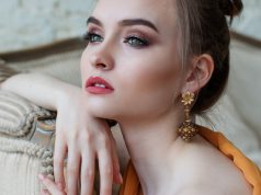 Jak dobrać biżuterię do sukienki? by kreacja robiła wrażenie? Jak-dobrać-biżuterię-do-sukienki