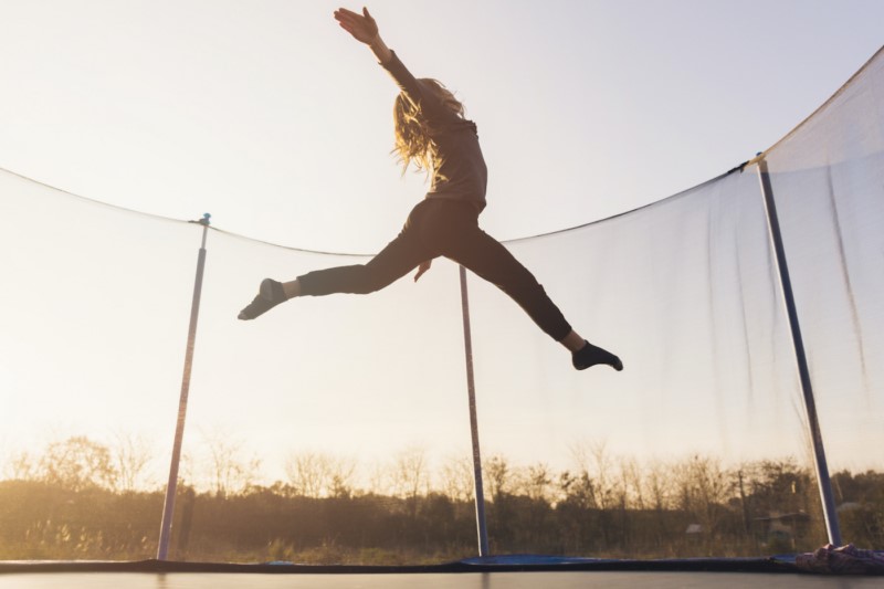 5 powodów, dla których skakanie na trampolinie jest dobre dla twojego zdrowia