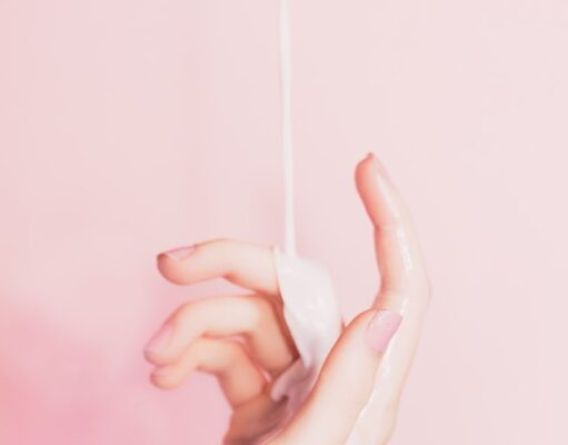 Jak zadbać o skórę dłoni i paznokci? Jak zadbać o skórę dłoni i paznokci