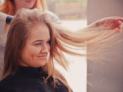 Dlaczego warto stosować maski nawilżające do włosów? Oto 4 główne korzyści maski-nawilzajace-do-wlosow