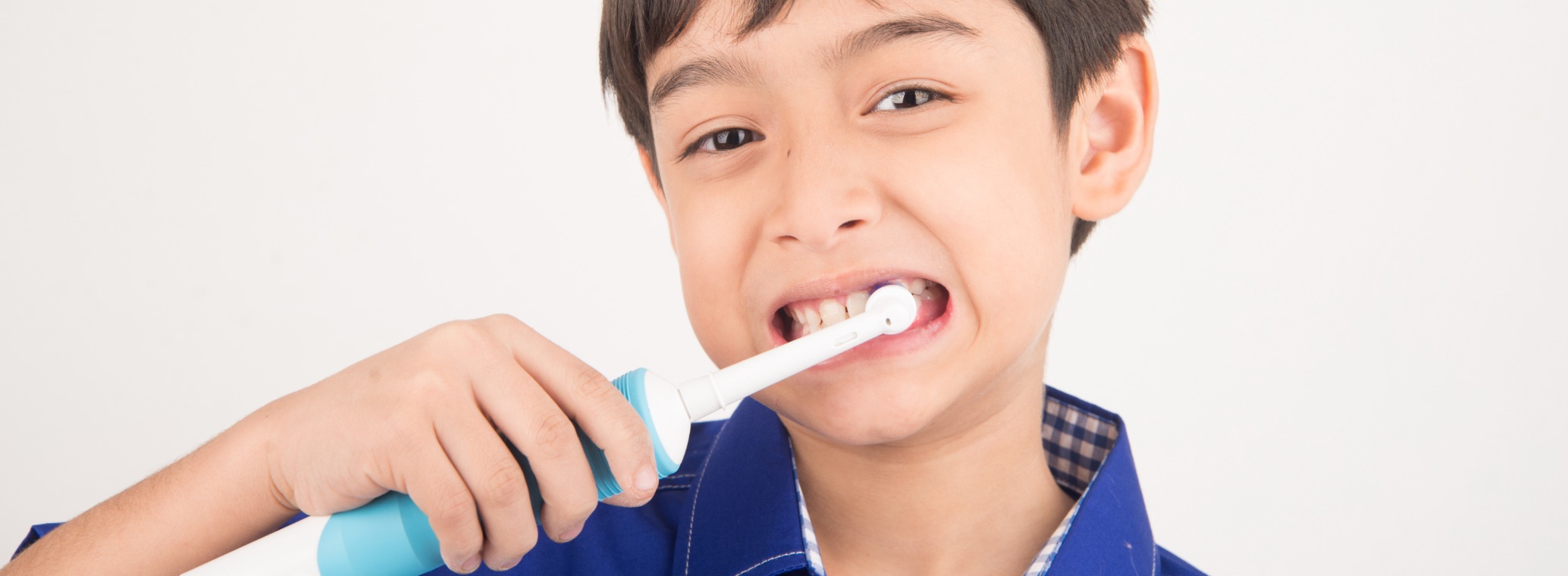 Jakie kryteria brać pod uwagę przy wyborze elektrycznej szczoteczki do zębów dla dziecka_